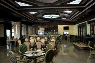 Imagen del bar/restaurante del Hotel Ruean Phae Royal Park. Foto 6