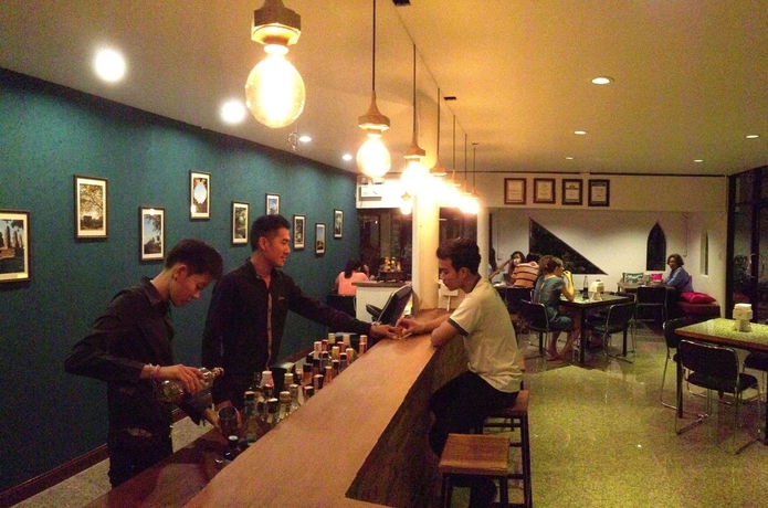 Imagen del bar/restaurante del Hotel Ruean Thai. Foto 5