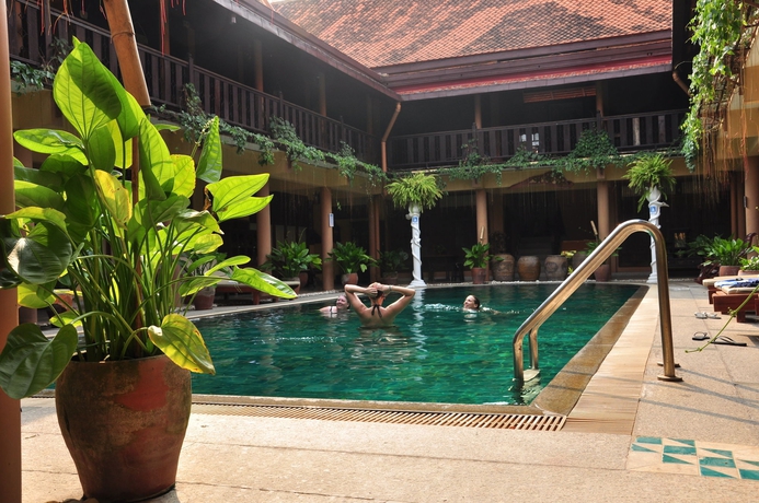 Imagen de la piscina del Hotel Ruean Thai. Foto 16