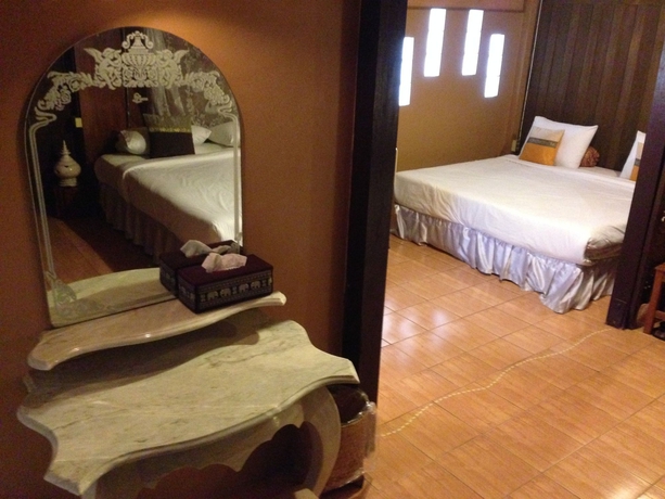Imagen de la habitación del Hotel Ruean Thai. Foto 9
