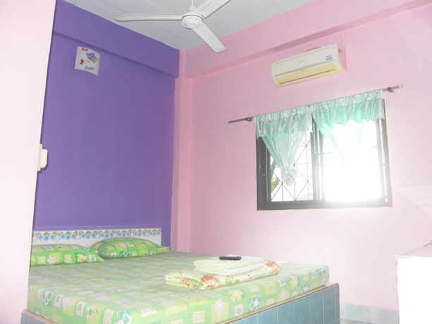 Imagen de la habitación del Hotel Rueang Sri Si Ri. Foto 6