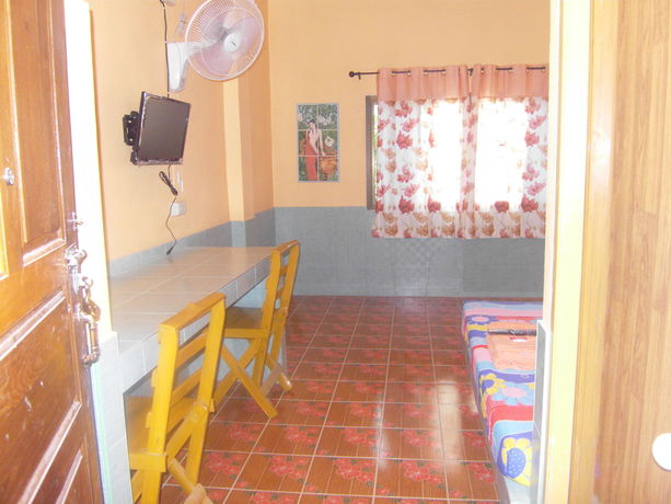 Imagen de la habitación del Hotel Rueang Sri Si Ri. Foto 7