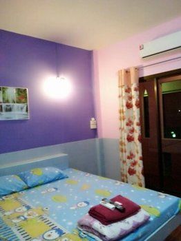 Imagen de la habitación del Hotel Rueang Sri Si Ri. Foto 10