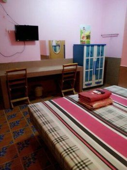 Imagen de los exteriores del Hotel Rueang Sri Si Ri. Foto 14