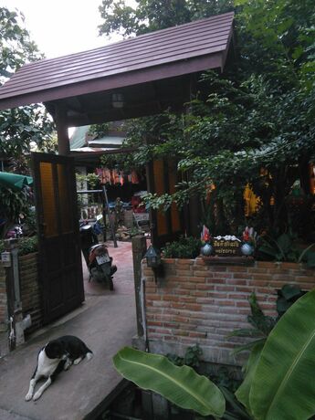 Imagen general del Hotel Rueanphen Homestay. Foto 14