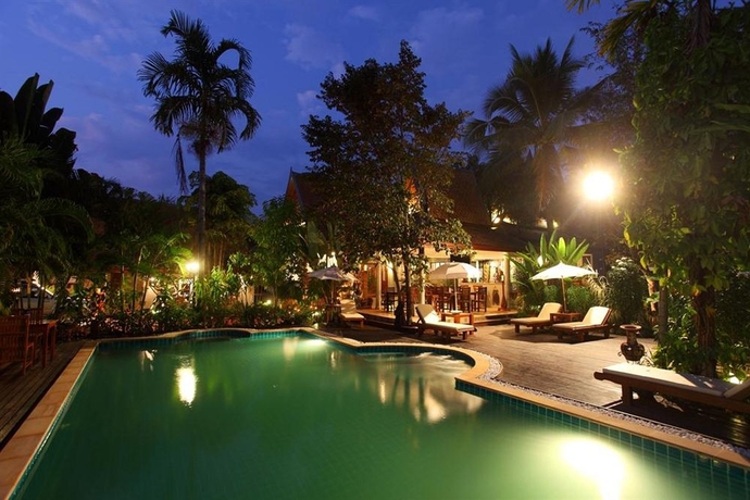 Imagen de la piscina del Hotel Ruen Ariya Resort. Foto 5