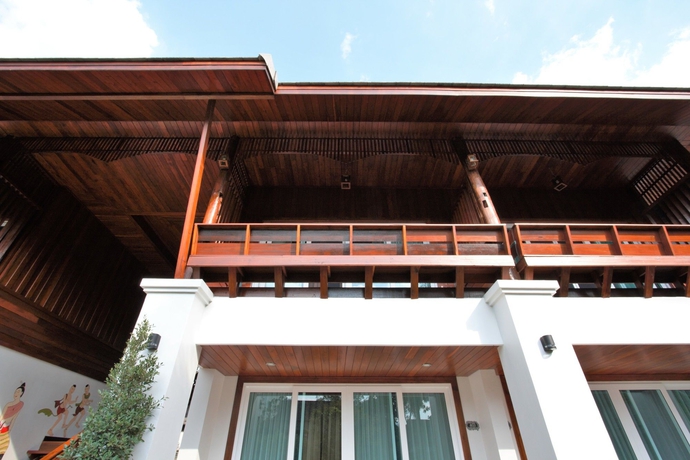 Imagen de los exteriores del Hotel Ruen Come In. Foto 10