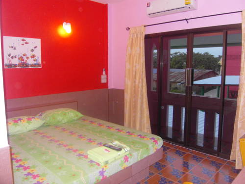 Imagen de la habitación del Hotel Ruengsrisiri Guesthouse. Foto 11