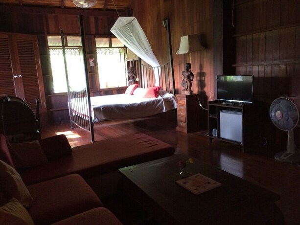 Imagen de la habitación del Hotel Ruenthairimhaad Resort. Foto 15