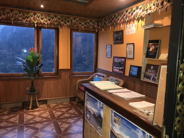 Imagen de los interiores del Hotel Rufina Blue Pine. Foto 19