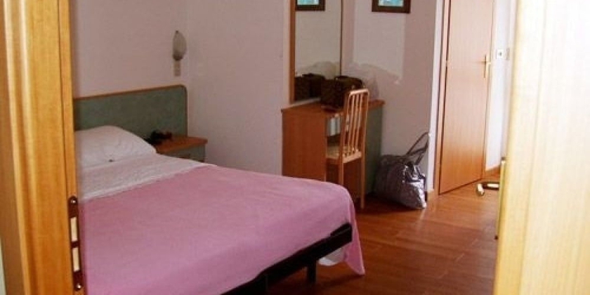 Imagen de la habitación del Hotel Rugantino. Foto 3