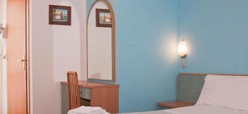 Imagen de la habitación del Hotel Rugantino. Foto 5