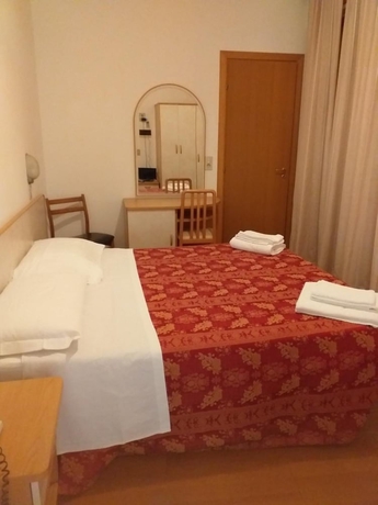 Imagen de la habitación del Hotel Rugantino. Foto 7