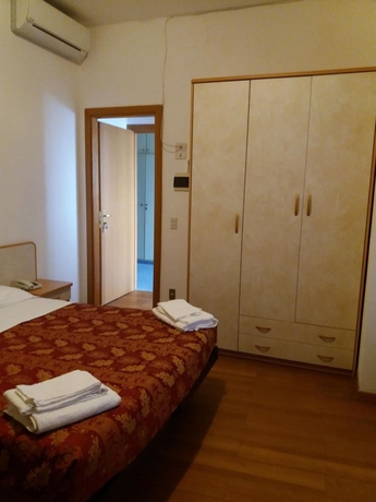 Imagen de la habitación del Hotel Rugantino. Foto 11