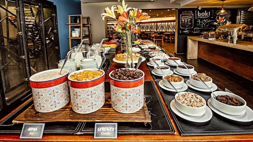 Imagen del bar/restaurante del Hotel Rugendas By Time. Foto 2