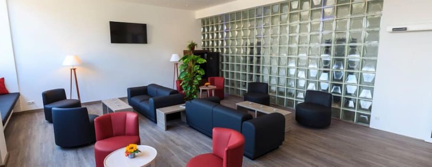 Imagen de los interiores del Hotel Ruhr Inn. Foto 19