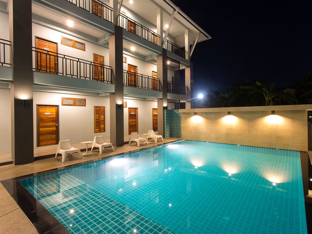 Imagen de la piscina del Hotel Ruk Cozy Khao Lak. Foto 14