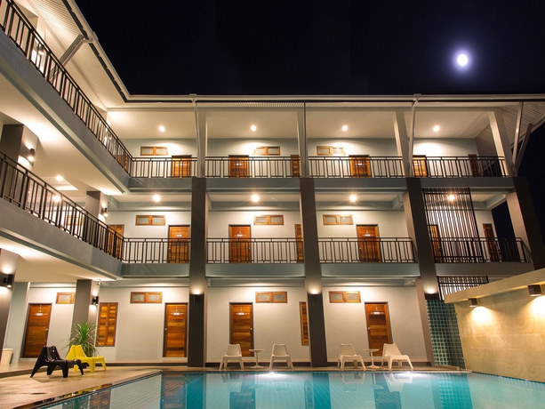 Imagen de los exteriores del Hotel Ruk Cozy Khao Lak. Foto 9