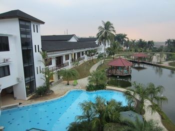 Imagen de los exteriores del Hotel Rukun Senior Living. Foto 11