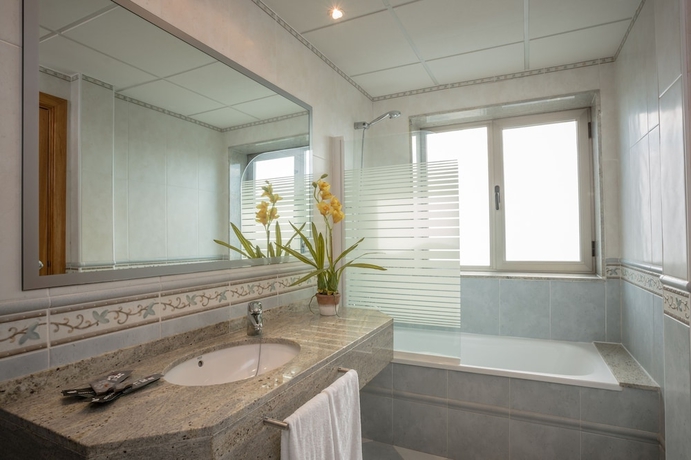 Imagen de la habitación del Hotel Rull. Foto 11