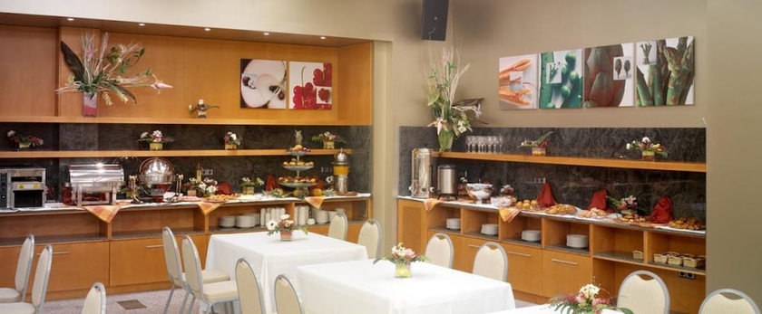 Imagen del bar/restaurante del Hotel Rull. Foto 2