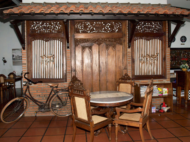 Imagen de los interiores del Hotel Rumah Palagan. Foto 12