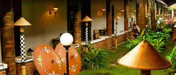 Imagen de la piscina del Hotel Rumah Palagan. Foto 16
