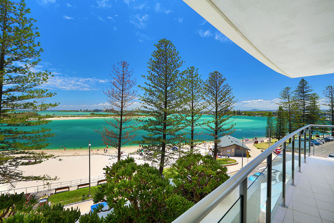 Imagen de la habitación del Hotel Rumba Beach Resort, Sunshine Coast Regional. Foto 9