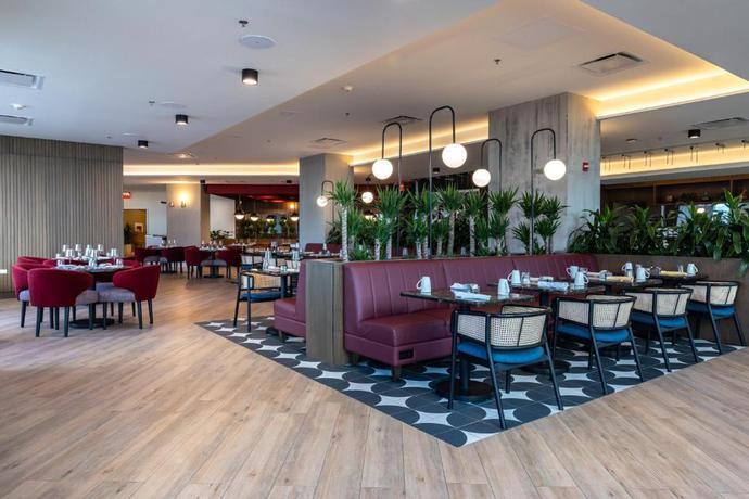 Imagen del bar/restaurante del Hotel Rumbao, a Tribute Portfolio Hotel. Foto 2