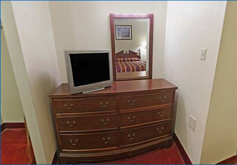 Imagen de la habitación del Hotel Rumford Motor Inn. Foto 11
