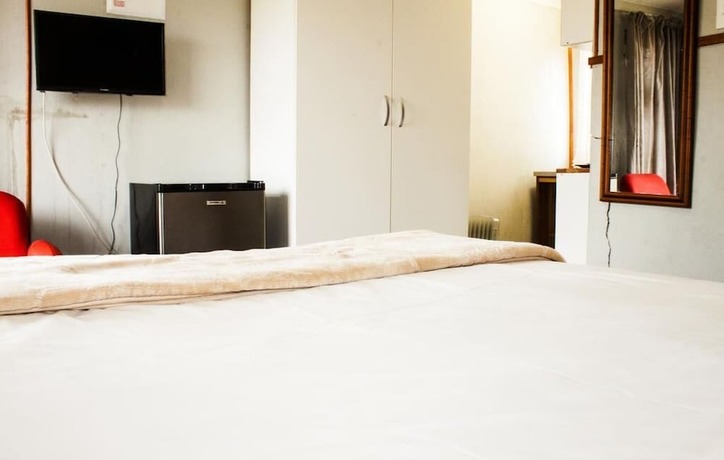 Imagen general del Hotel Run N' Fire Garden Court. Foto 12