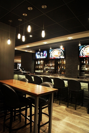 Imagen del bar/restaurante del Hotel Rundlestone Lodge. Foto 3