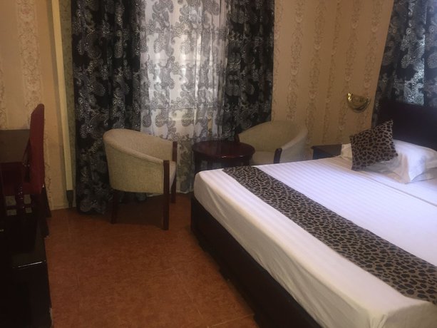 Imagen de la habitación del Hotel Rungwe Palace. Foto 5