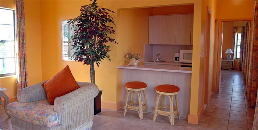 Imagen de los interiores del Hotel Running Mon Sunrise Resort and Marina. Foto 3