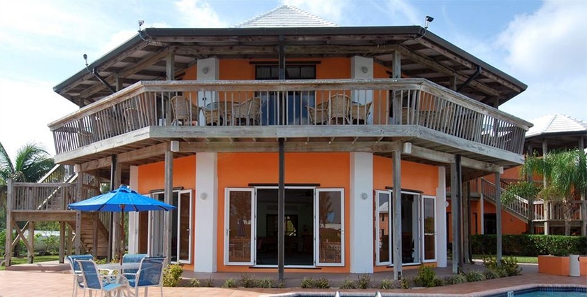 Imagen de los exteriores del Hotel Running Mon Sunrise Resort and Marina. Foto 2