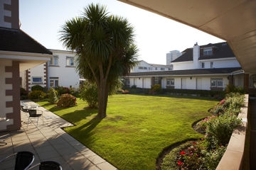Imagen general del Hotel Runnymede Court. Foto 14