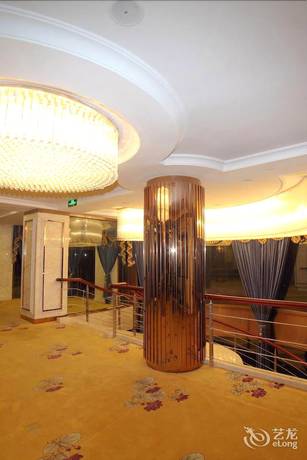 Imagen de los interiores del Hotel Runzeng Hotel. Foto 18