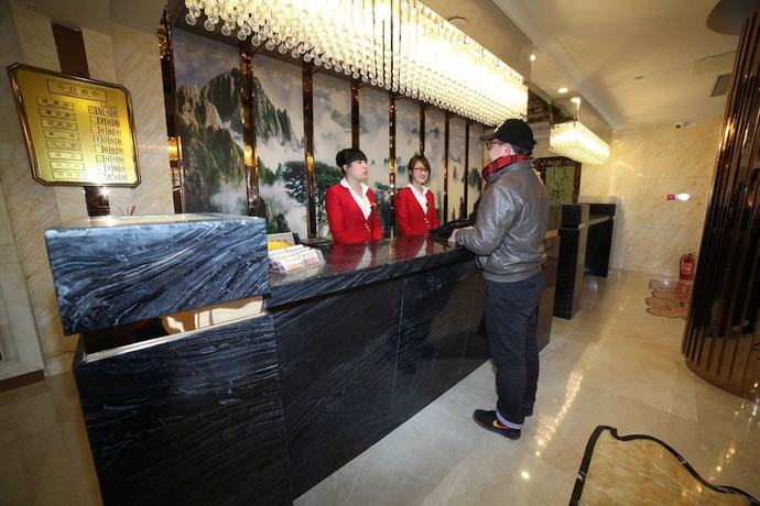Imagen de los interiores del Hotel Runzeng Hotel. Foto 20