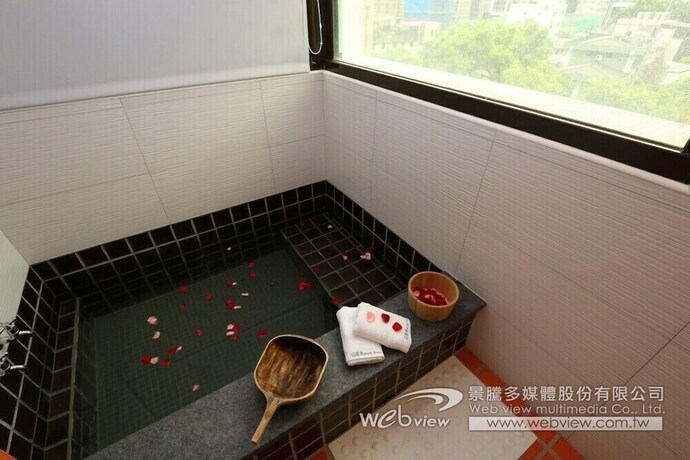 Imagen de la habitación del Hotel Ruo Shui Hotspring. Foto 18