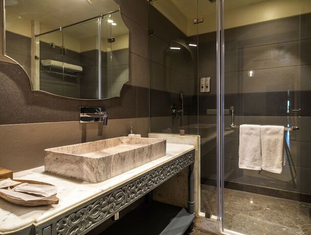 Imagen general del Hotel Rupal Residency. Foto 6