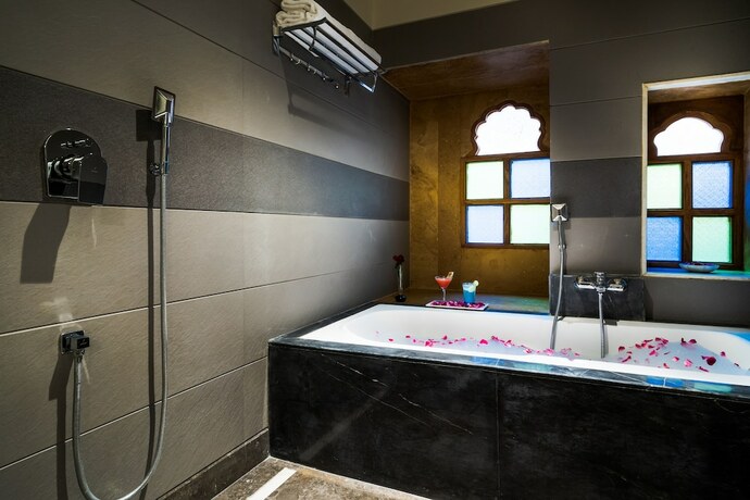 Imagen general del Hotel Rupal Residency. Foto 13