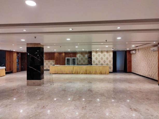 Imagen de los interiores del Hotel Rupam Tower. Foto 13