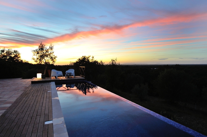Imagen de la piscina del Hotel Rural A Serenada Enoturismo. Foto 15