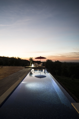 Imagen de la piscina del Hotel Rural A Serenada Enoturismo. Foto 16