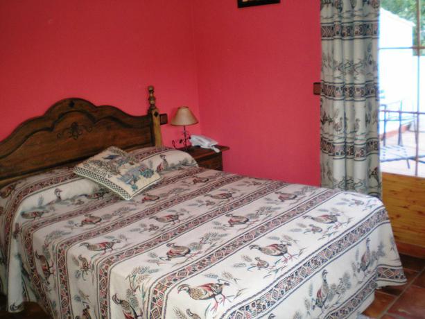 Imagen general del Hotel Rural ALOJAMIENTO RURAL LA CASERIA DE PIEDRA RESTAURANTE. Foto 5