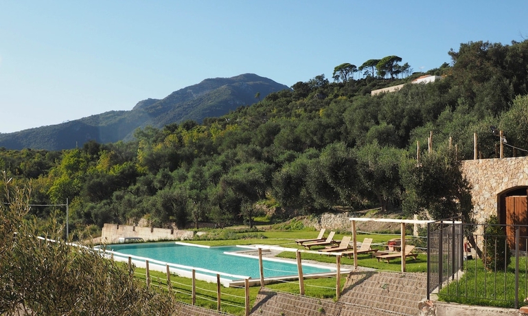 Imagen de la piscina del Hotel Rural Agriturismo I Castellari. Foto 16