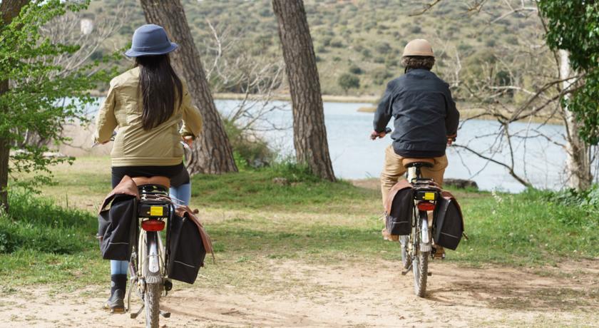 Imagen general del Hotel Rural Albamanjon. Foto 2