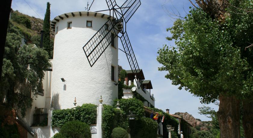 Imagen de los exteriores del Hotel Rural Albamanjon. Foto 11