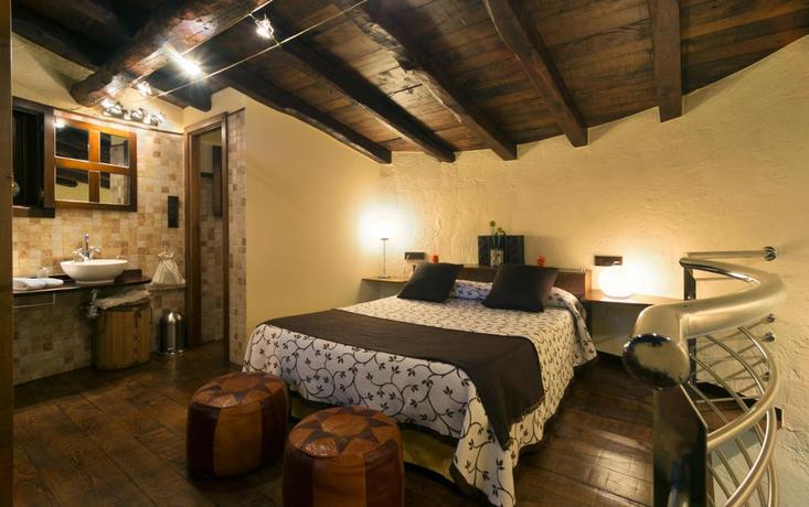 Imagen de la habitación del Hotel Rural Aldea Os Mui&ntilde;os. Foto 2