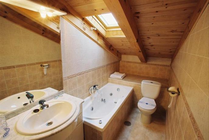 Imagen de la habitación del Hotel Rural Altogredos. Foto 6